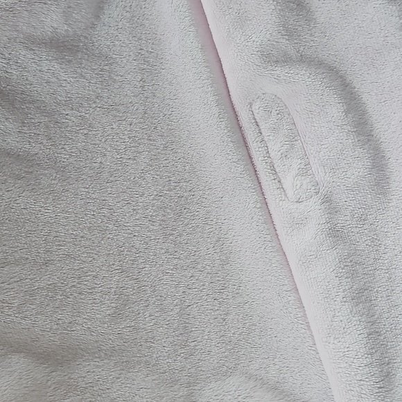 Blankets & Beyond Newborn Snuggle Swaddle - Picture 4 of 7